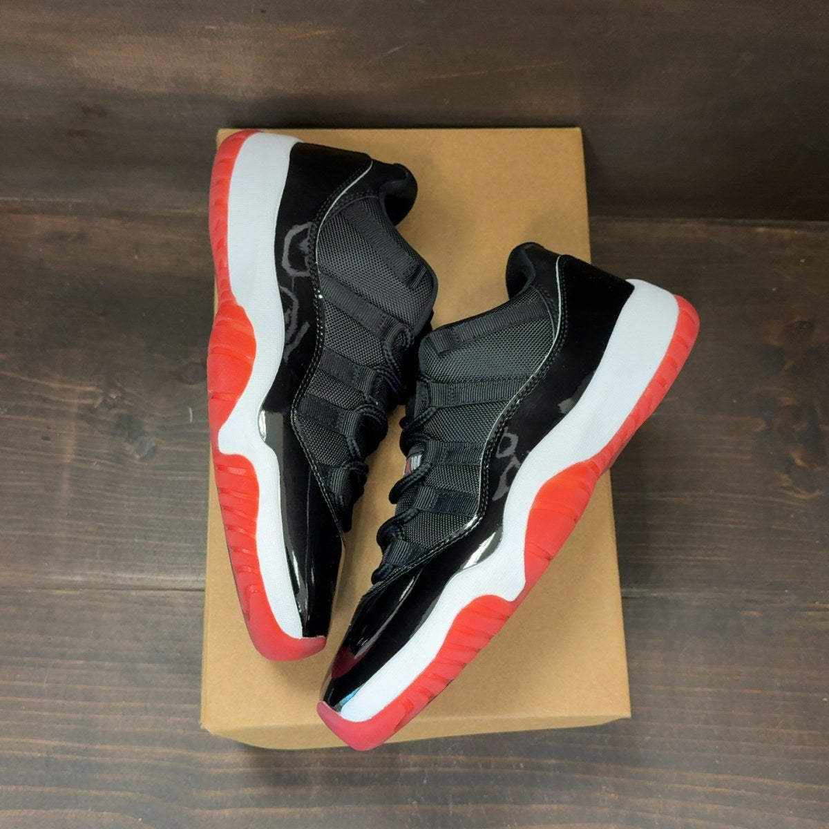 Jordan 11 Retro Low Bred (2025) Size 8.5 (Pre-Owned) - Image 2