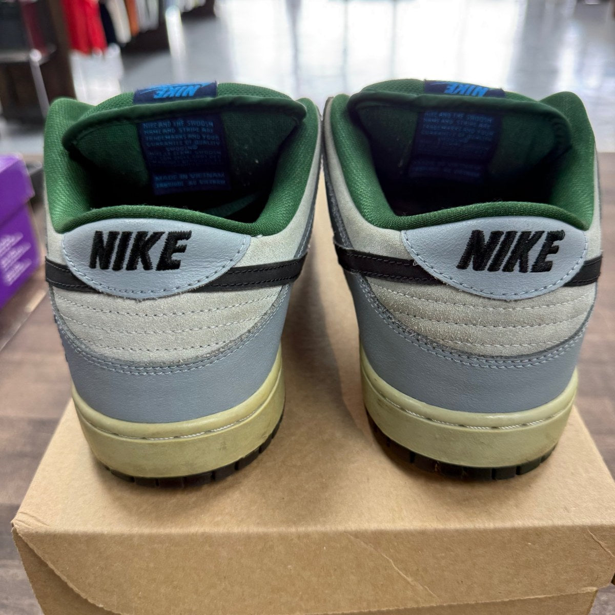 Nike SB Dunk Low Maple Leaf Central Park Size 11.5 (Pre-Owned) - Image 3