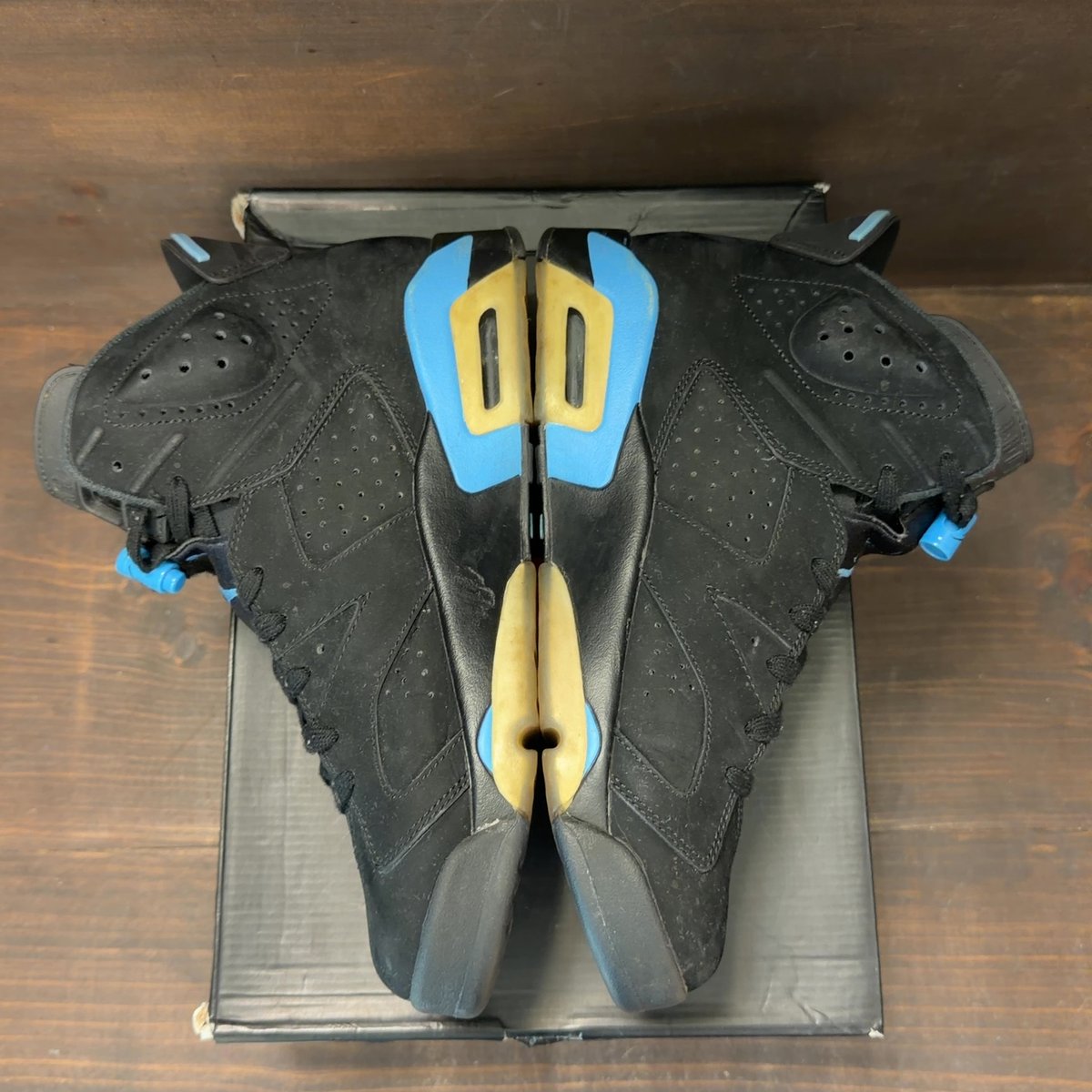 Jordan 6 Retro UNC Size 9.5 (Pre-Owned) - aux