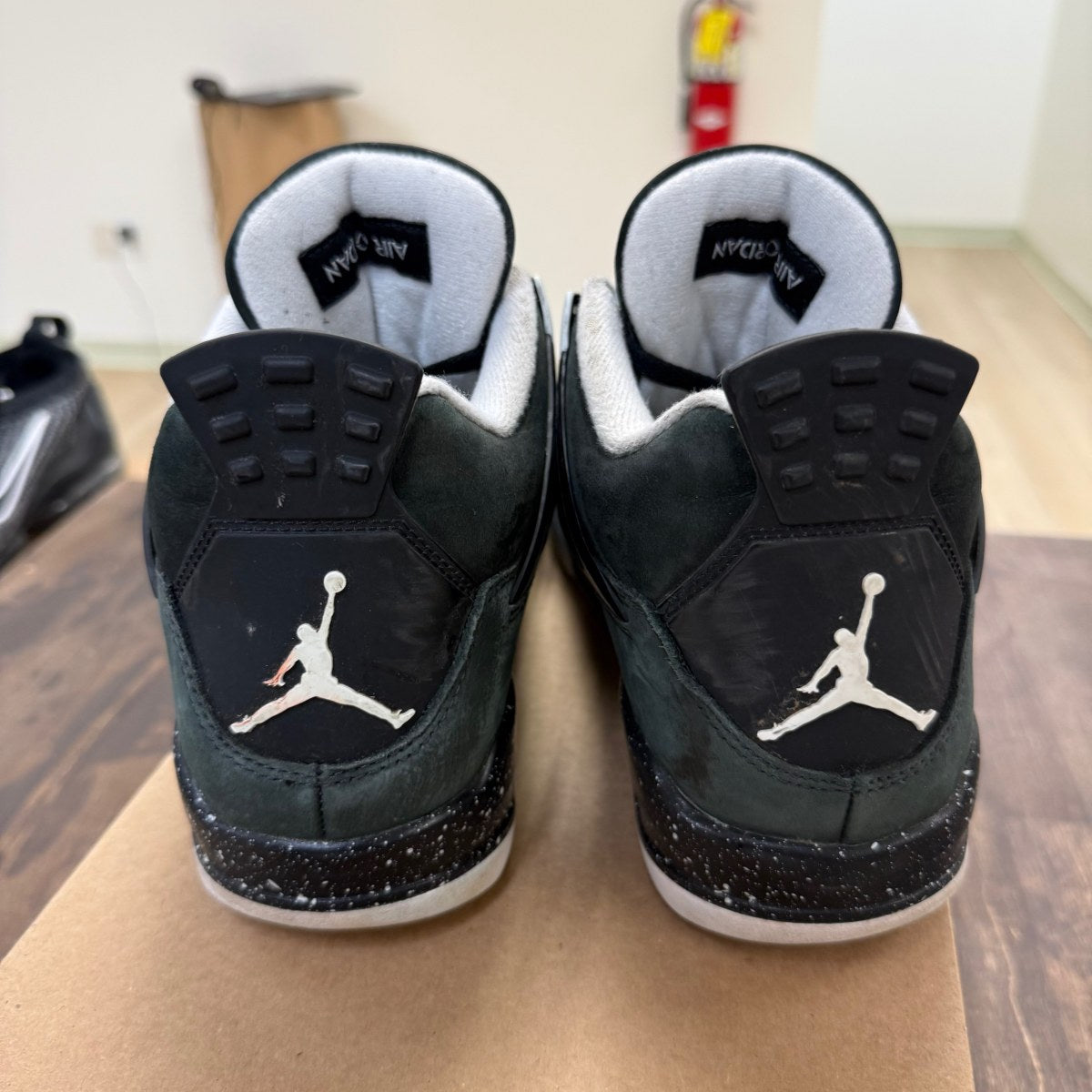 Jordan 4 Retro Fear (2024) Size 11.5 (Pre-Owned) - Image 3