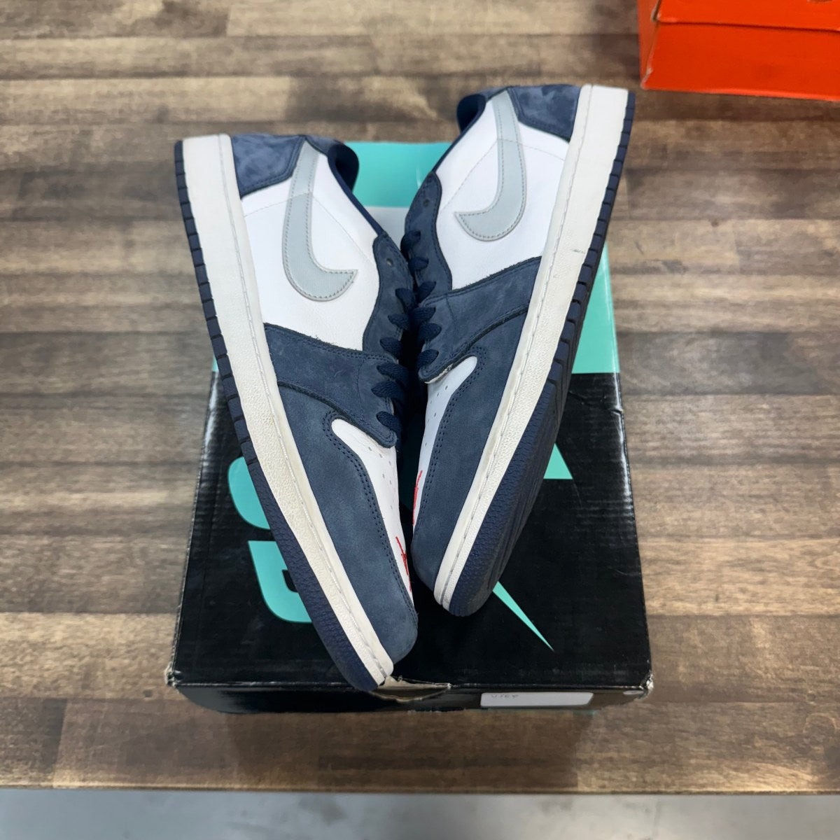 Jordan 1 Low SB Midnight Navy - Image 2