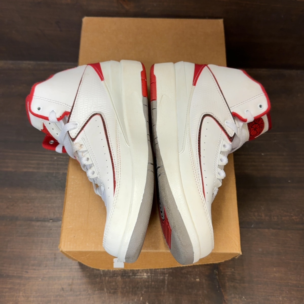 Jordan 2 Retro White Red (2014) (GS) Size 4.5Y (Pre-Owned) - Image 4