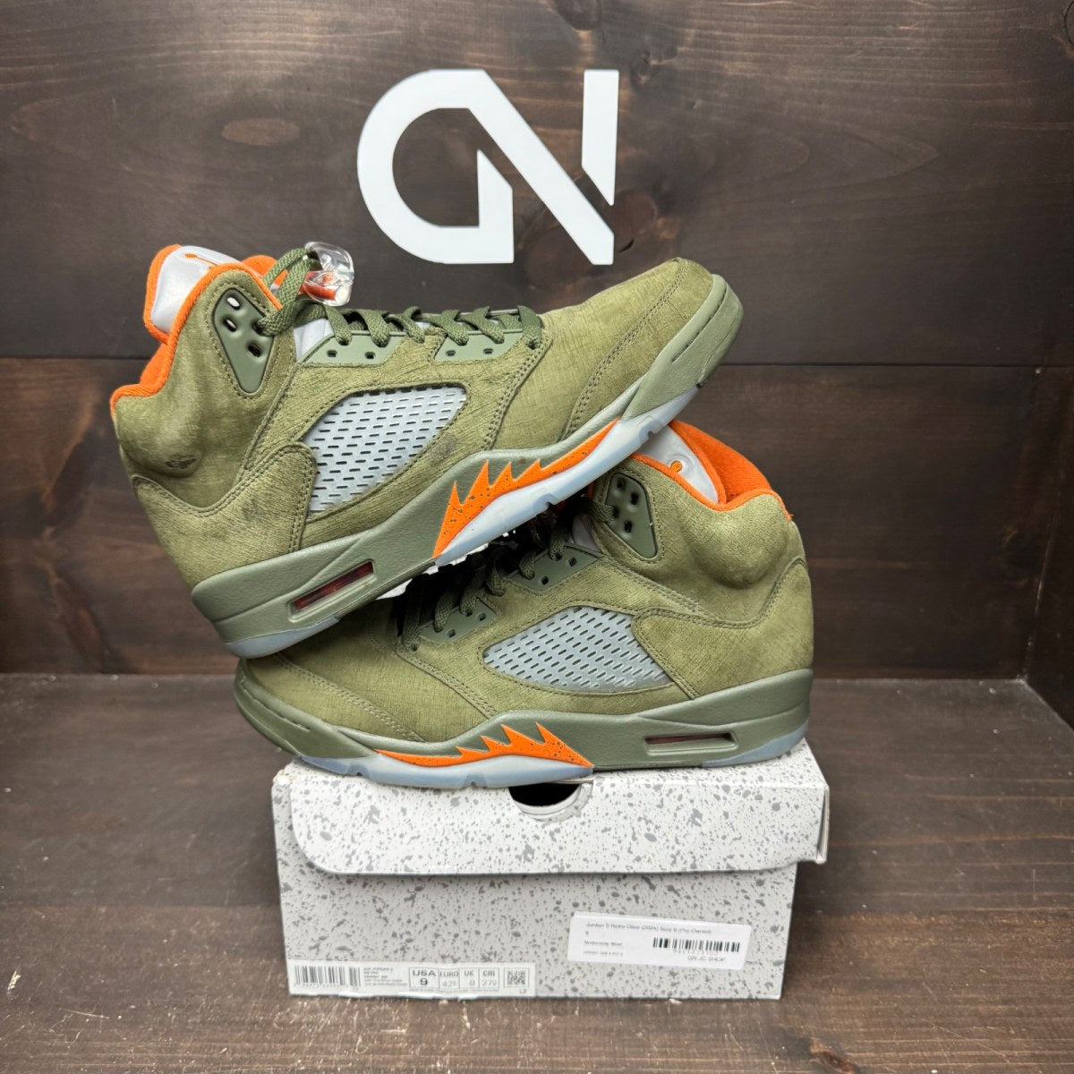 Jordan 5 Retro Olive (2024) Size 9 (Pre-Owned) - front