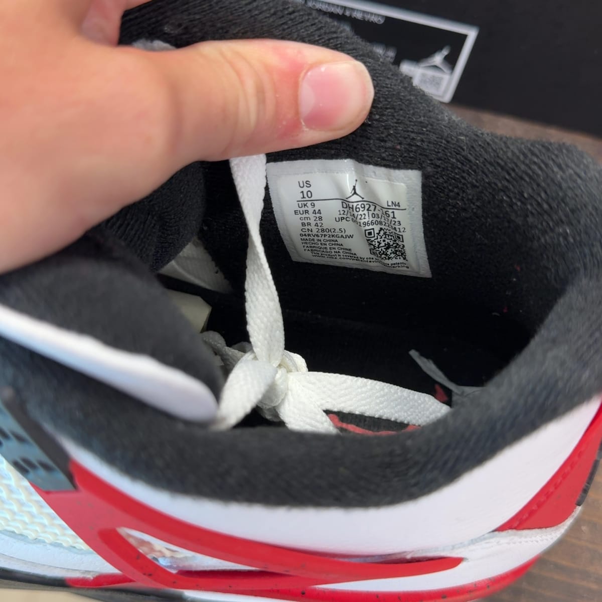 Jordan 4 Retro Red Cement Size 10 (Pre-Owned) - aux