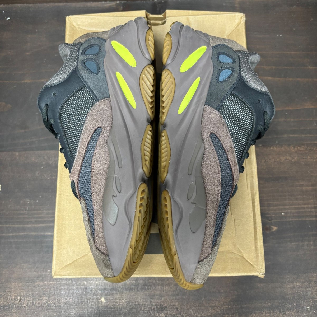 adidas Yeezy Boost 700 Mauve - Image 4