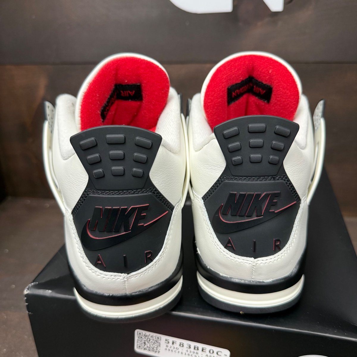 Jordan 4 Retro OG Flight Club Size 11.5 (Pre-Owned) - sole
