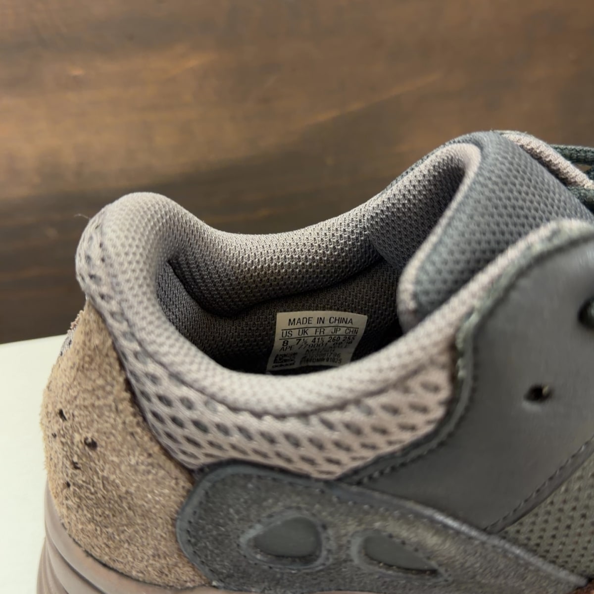 adidas Yeezy Boost 700 Mauve Size 8 (Pre-Owned) - aux