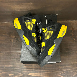 Jordan 4 Retro Thunder (2023) - Image 2