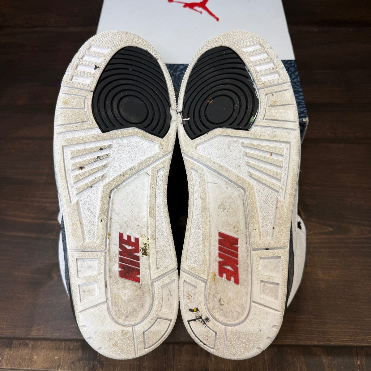 Jordan 3 Retro SE Fire Red Denim (2020) - Image 4
