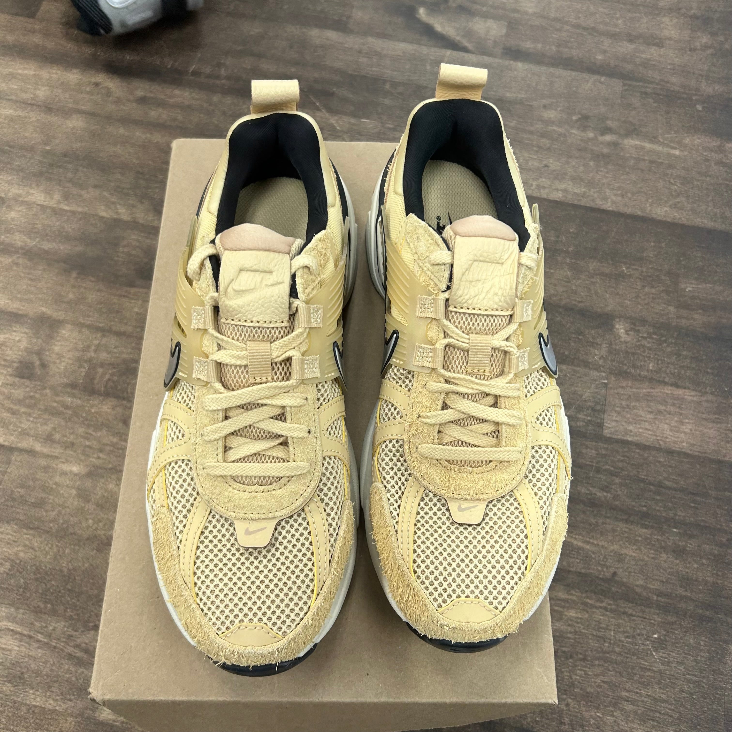 Nike Sesame Nike V2K Run (W) (USED, No Box) Size 8.5 (Pre-Owned) - Image 2