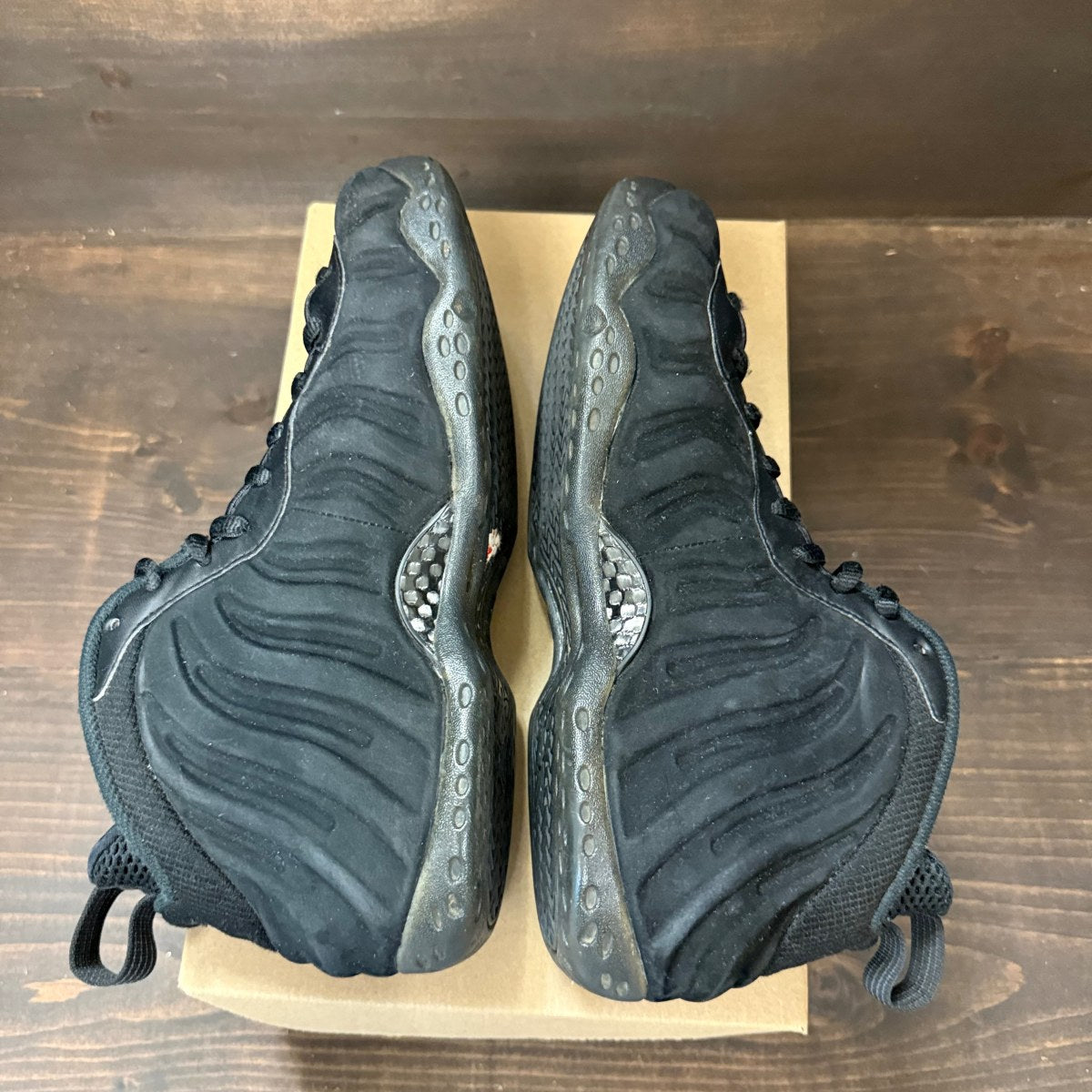 Nike Air Foamposite One Black Suede Size 9 (Pre-Owned) - Image 6