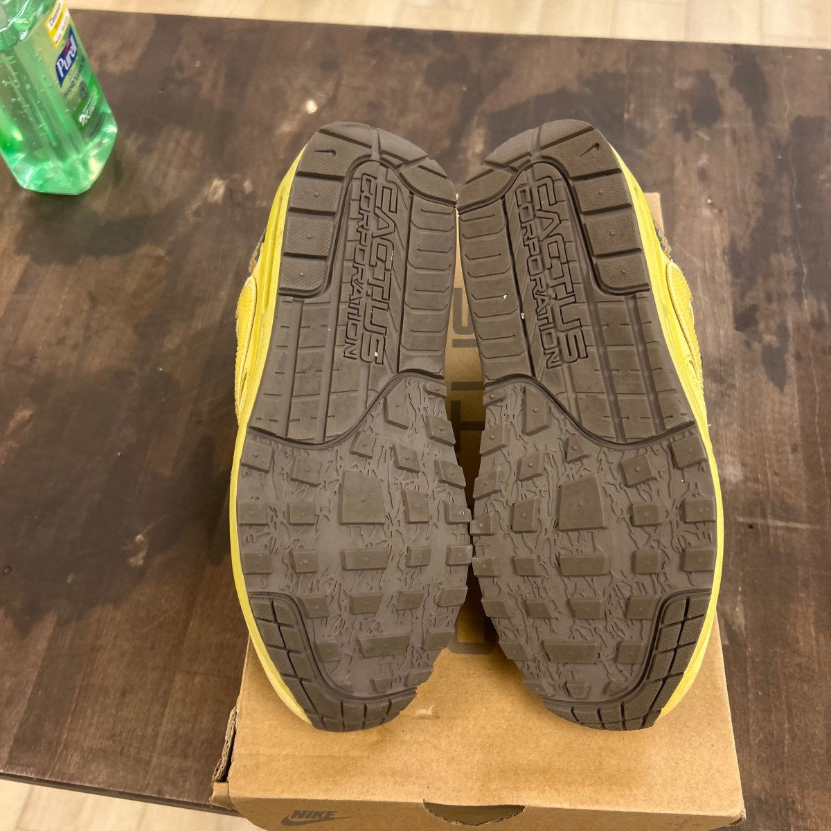 Nike Air Max 1 Travis Scott Cactus Jack Saturn Gold - Image 5