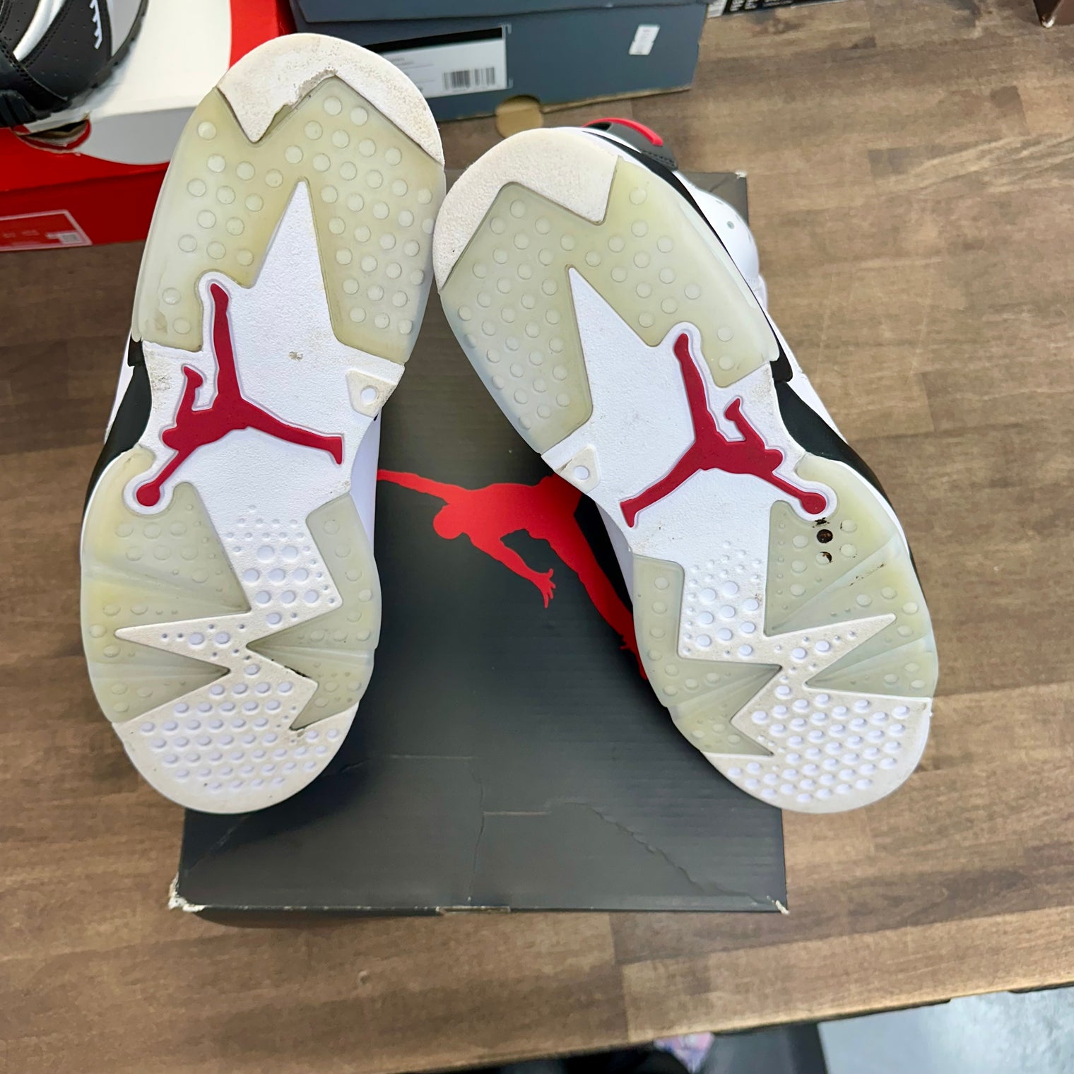 Carmine Jordan 6 Retro (USED)