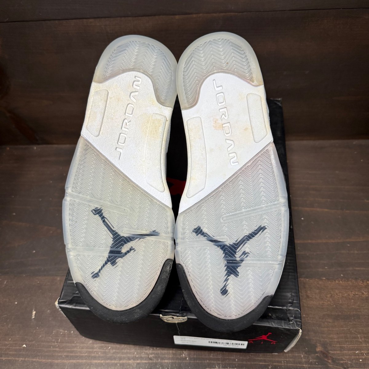 Jordan 5 Retro Metallic White (2015) Size 10.5 (Pre-Owned) - box