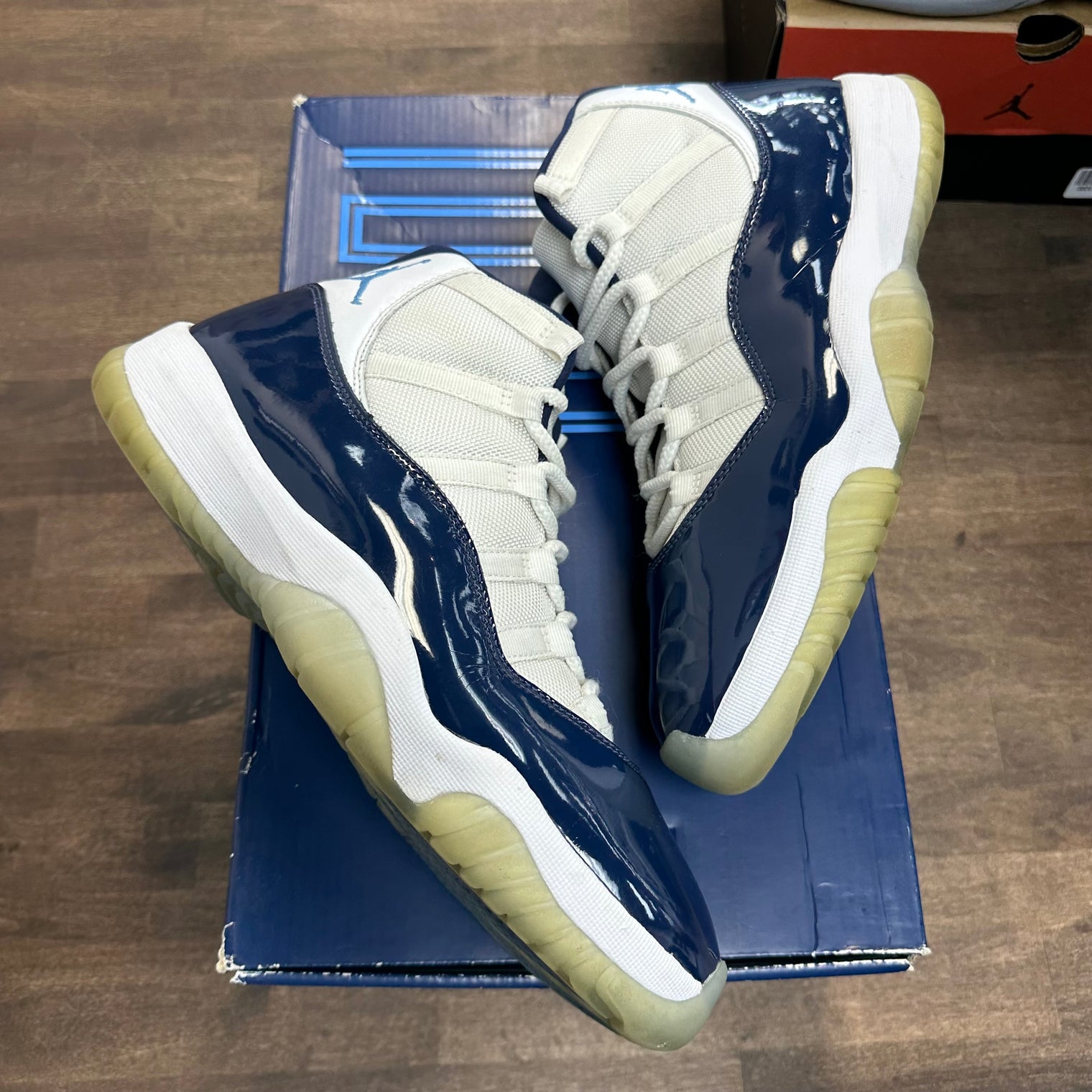 Win like 82 Jordan 11 (USED)