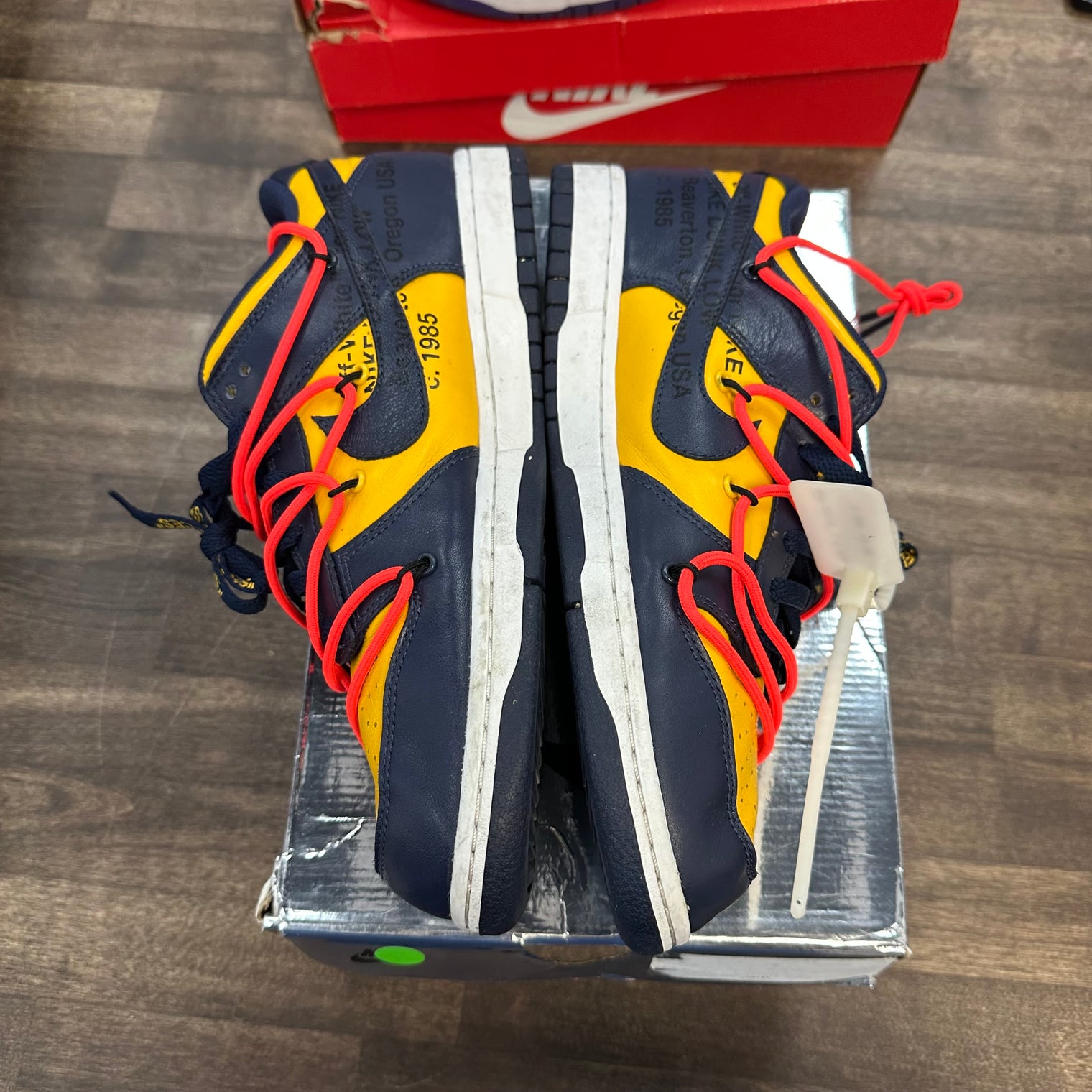 Off-White Nike Dunk Low University Gold (USED)