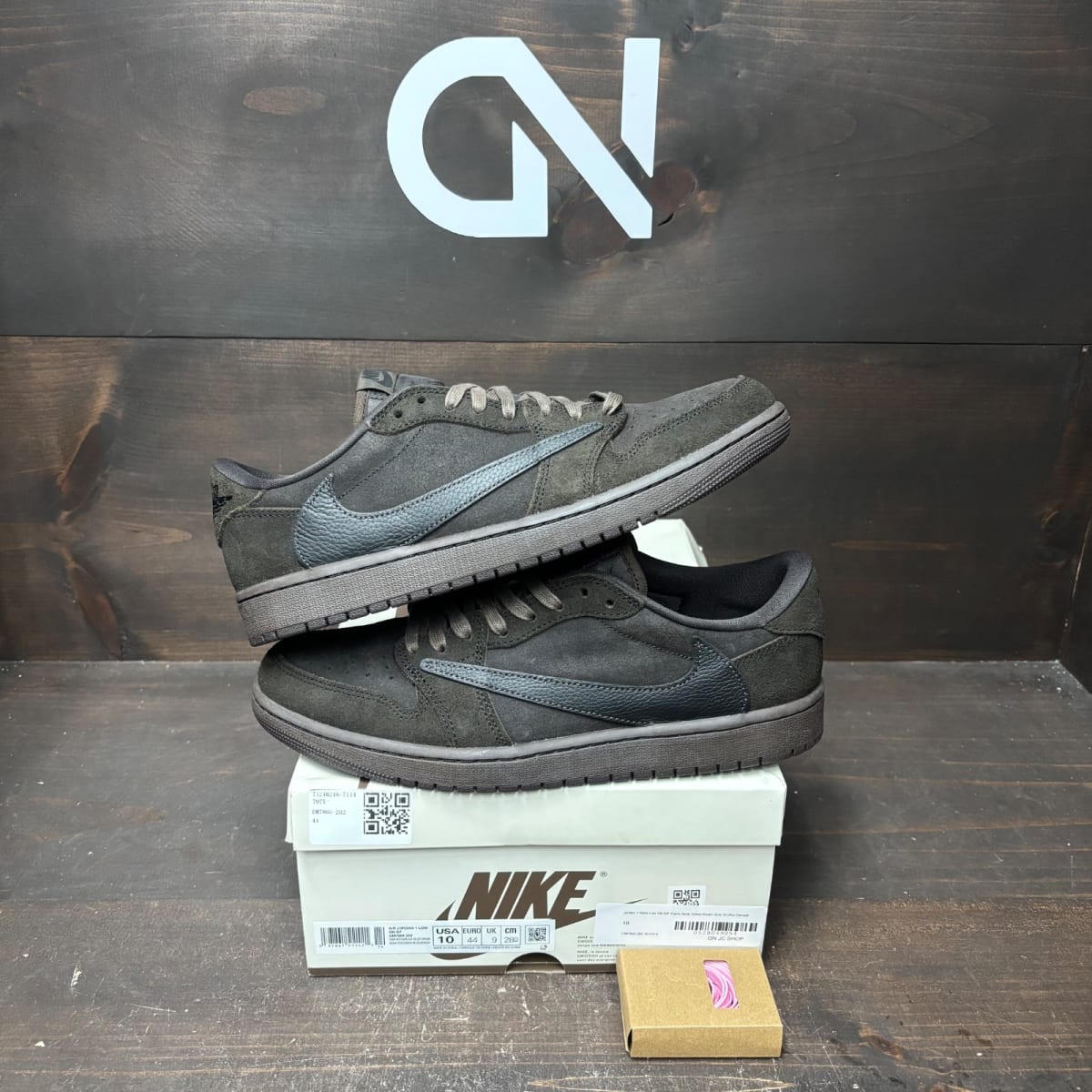 Jordan 1 Retro Low OG SP Travis Scott Velvet Brown Size 10 (Pre-Owned) - front