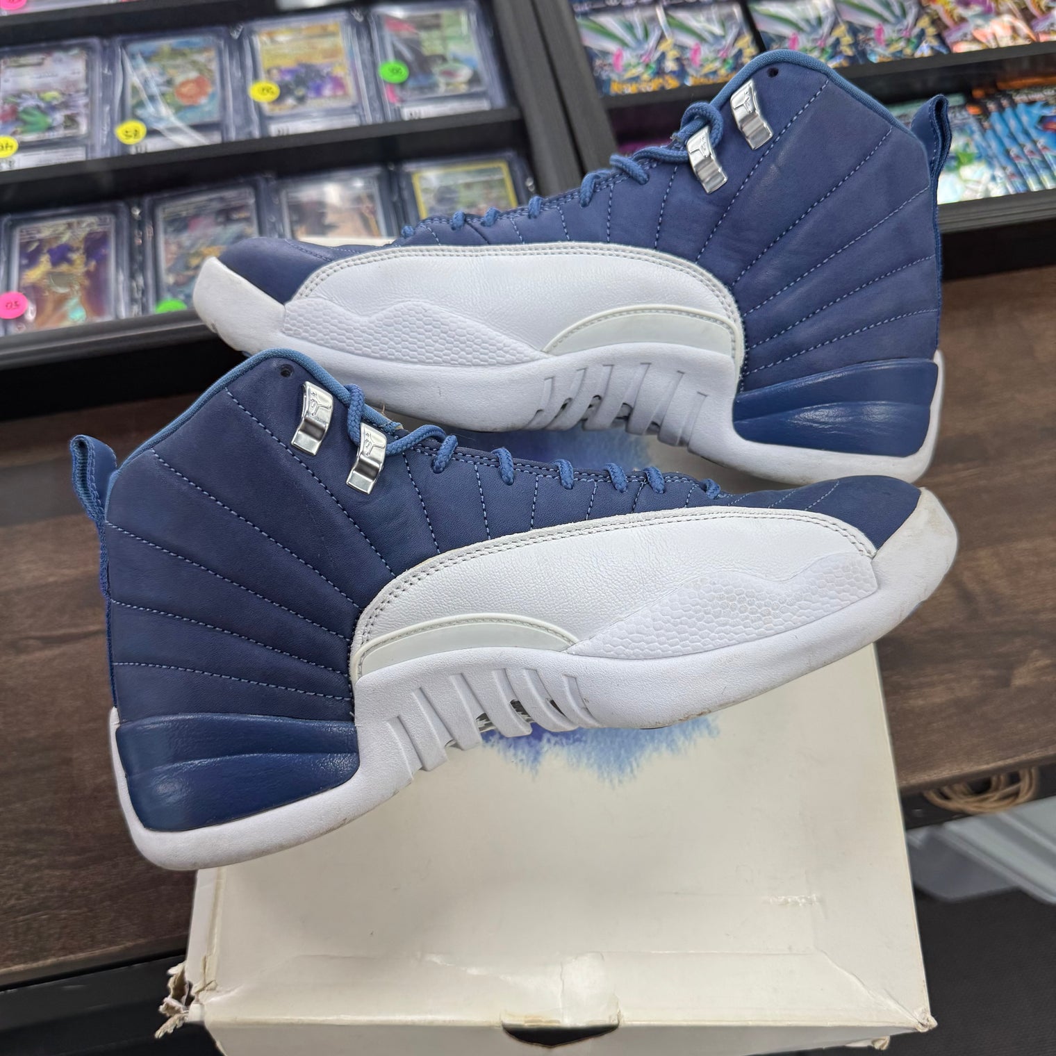 Indigo Jordan 12 Retro (USED)