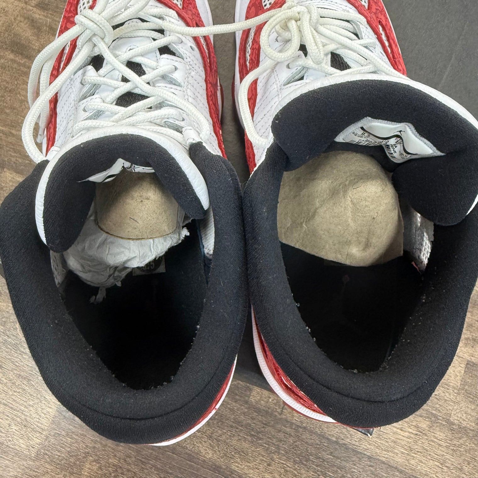 White Gym Red Jordan 11 Low IE (USED)