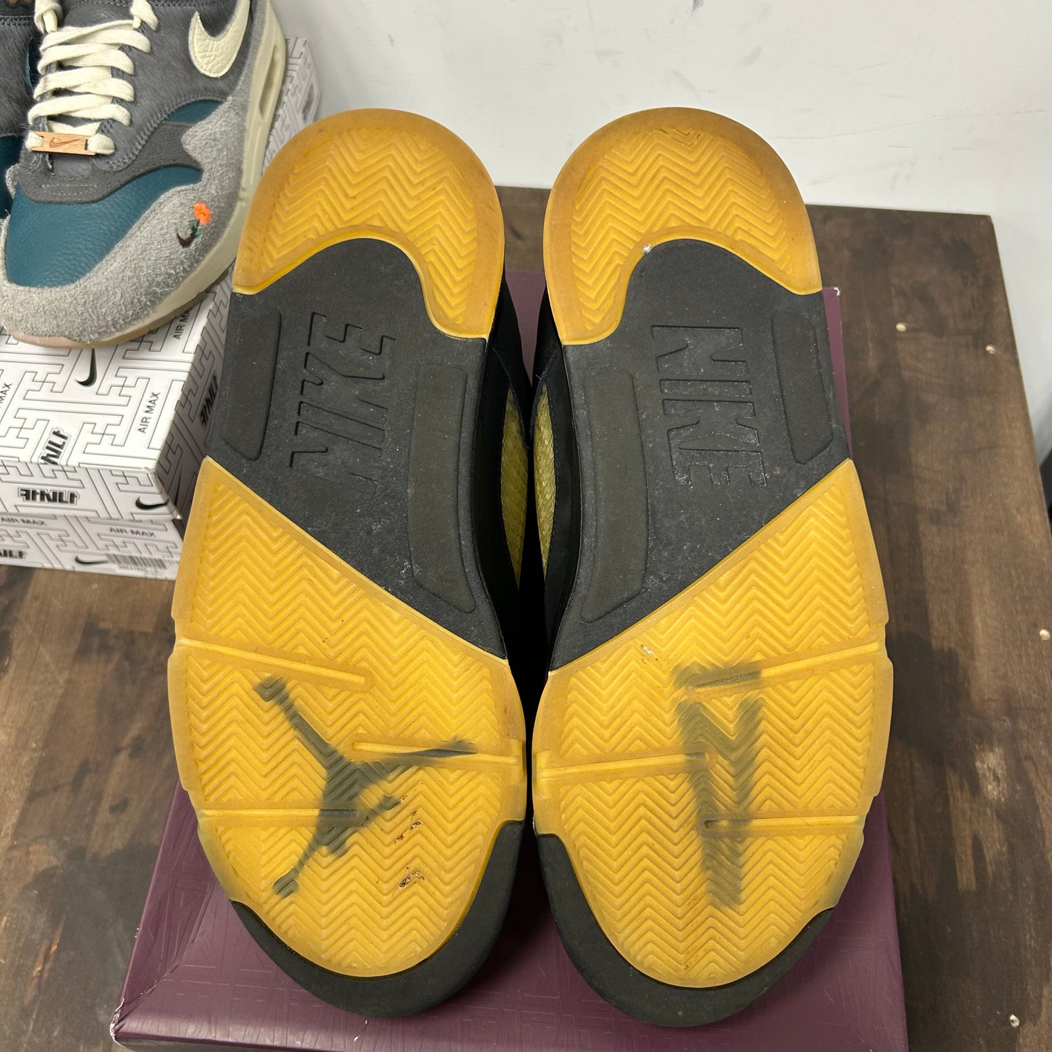 Dusk A Ma Maniere Jordan 5 (USED)