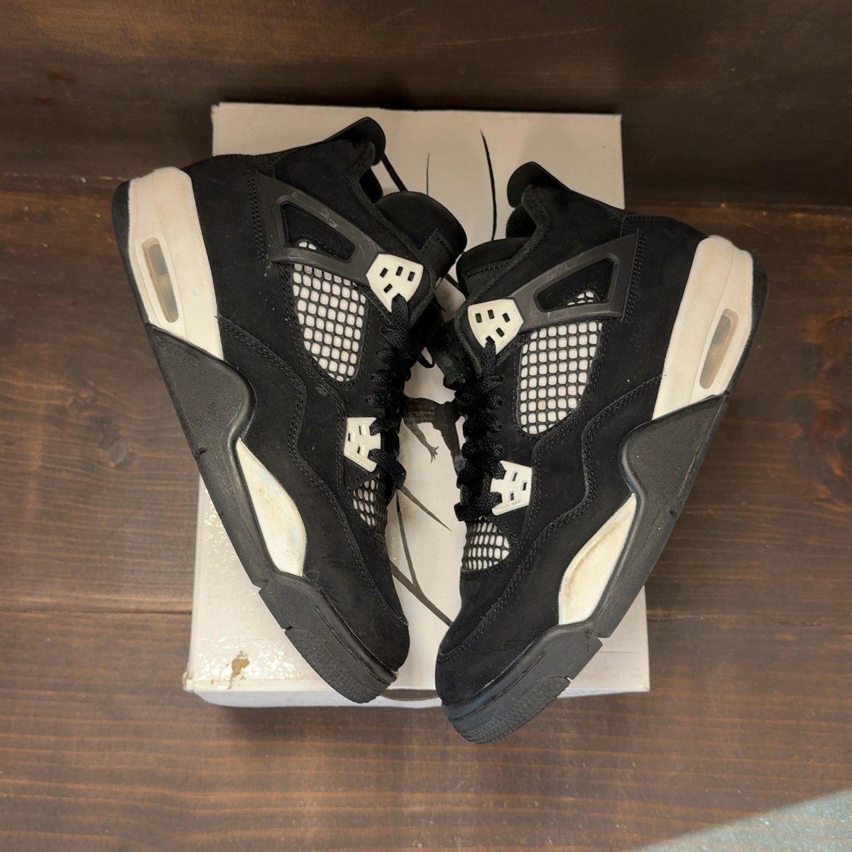 Jordan 4 Retro White Thunder (GS) Size 7Y (Pre-Owned) - back
