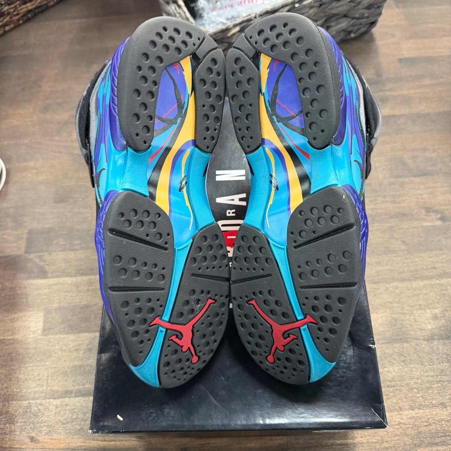 Jordan 8 Retro Aqua (2025) (US 8.5) (Lightly Worn)