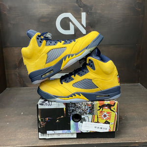 Jordan 5 Retro Michigan (2019) - Image 1