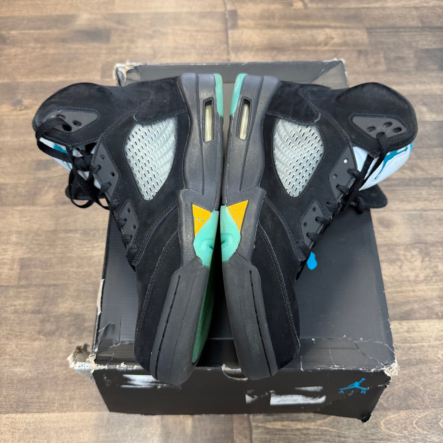 Aqua Jordan 5 Retro (USED)