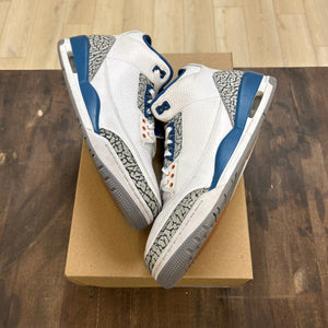 Jordan 3 Retro Wizards Size 10 (Pre-Owned) - Image 1