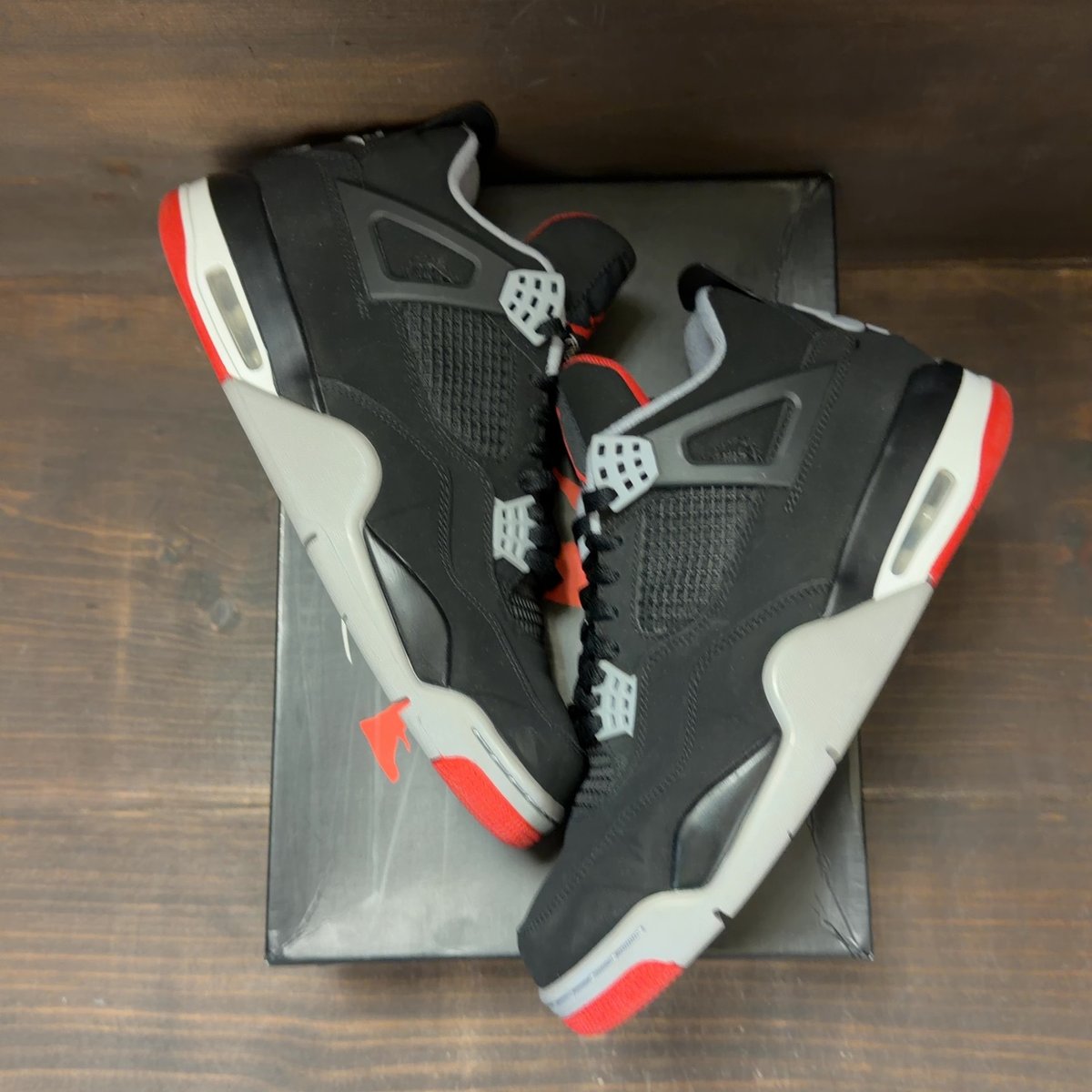 Jordan 4 Retro Bred (2019) Size 9.5 (Pre-Owned) - back