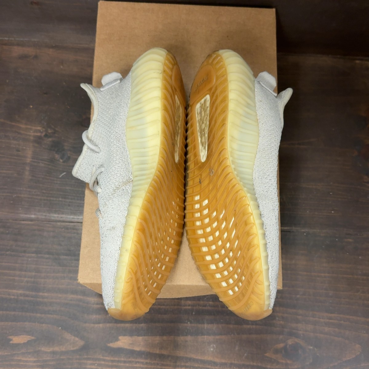 adidas Yeezy Boost 350 V2 Sesame Size 7.5 (Pre-Owned) - Image 4