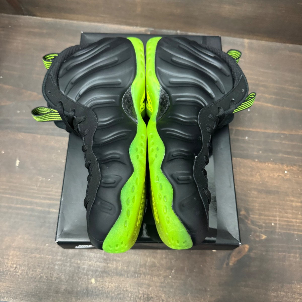 Nike Air Foamposite One Black Volt - Image 4