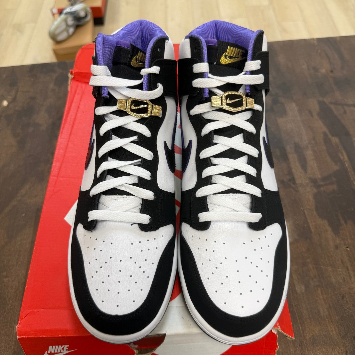 Nike Dunk High SE World Champs Size 12 (Pre-Owned) - Image 2