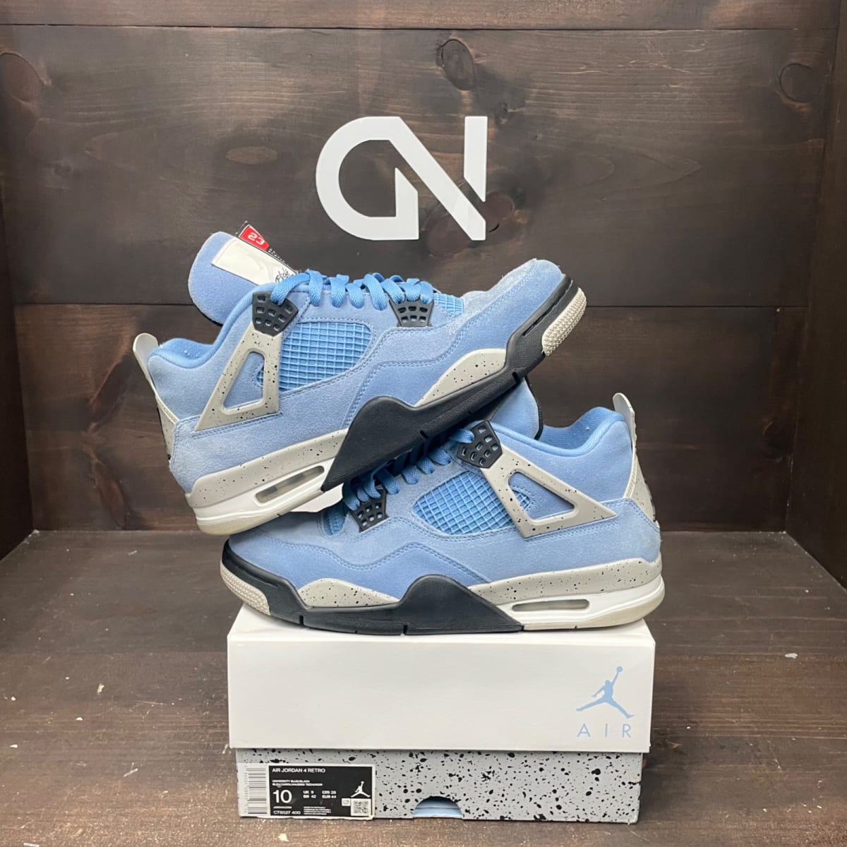 Jordan 4 Retro University Blue Size 10 (Pre-Owned) - front