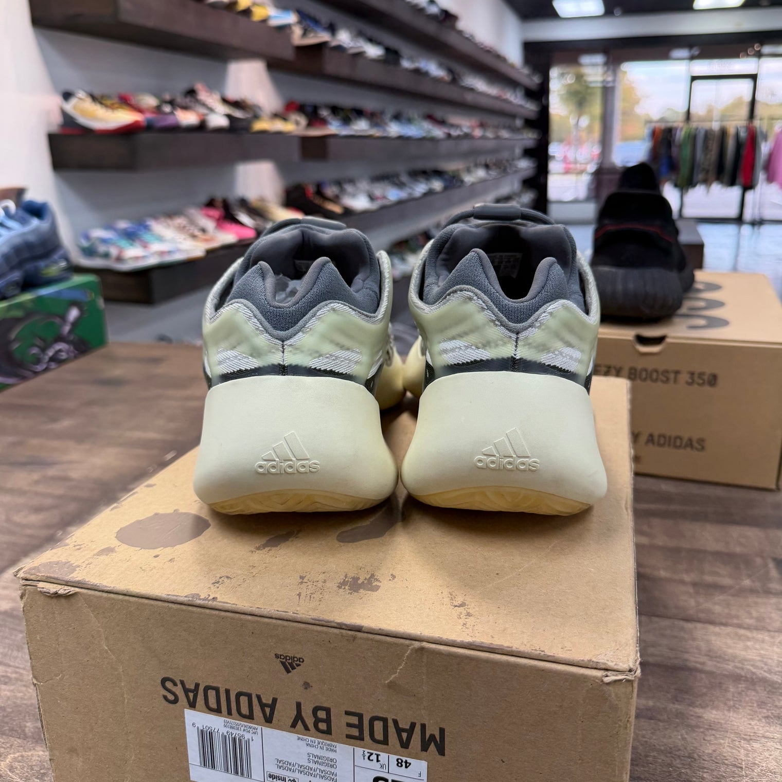Fade Salt Yeezy 700 V3 (USED)
