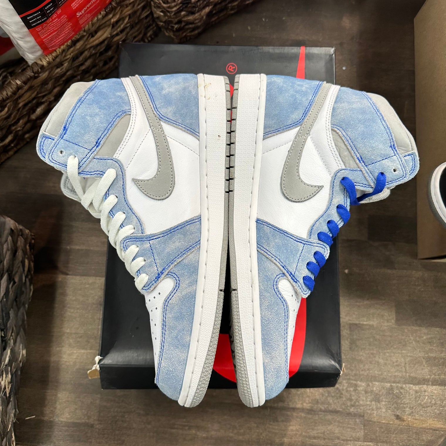 Hyper Royal Smoke Grey Jordan 1 Retro High (USED)