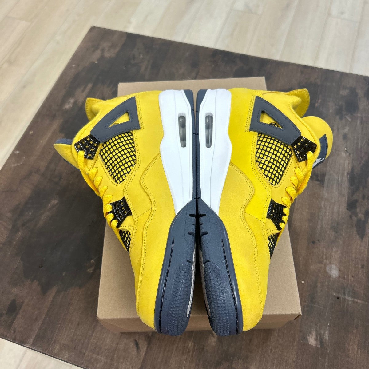 Jordan 4 Retro Lightning (2021) Size 11 (Pre-Owned) - Image 3