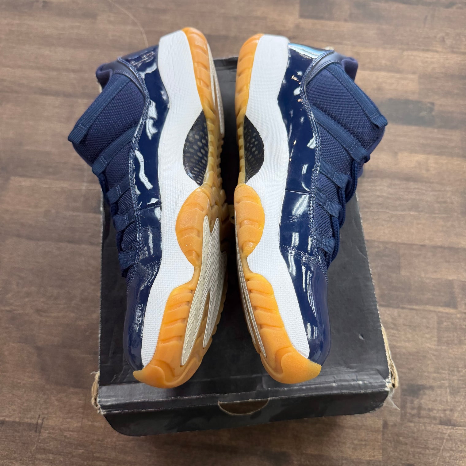 Jordan 11 Retro Low Midnight Navy (USED, Replacement Box)