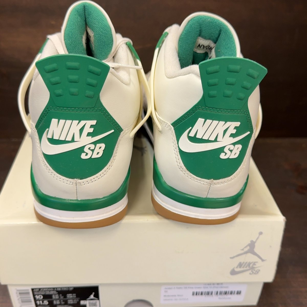 Jordan 4 Retro SB Pine Green Size 10 (Pre-Owned) - aux