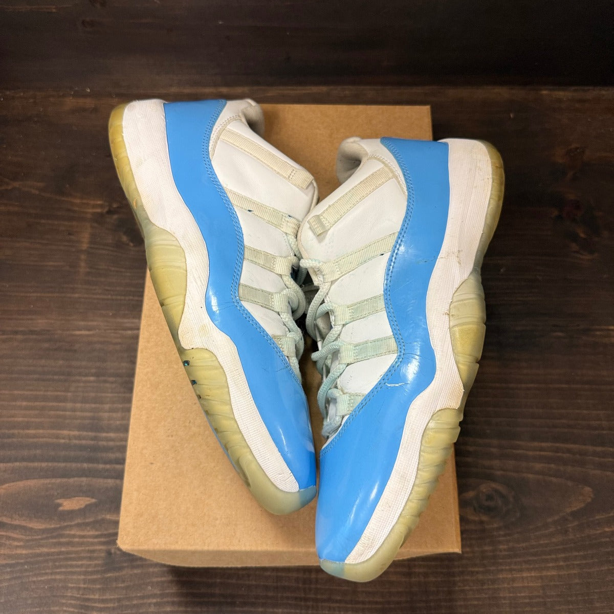 Jordan 11 Retro Low University Blue (2017) Size 10.5 (Pre-Owned) - Image 2