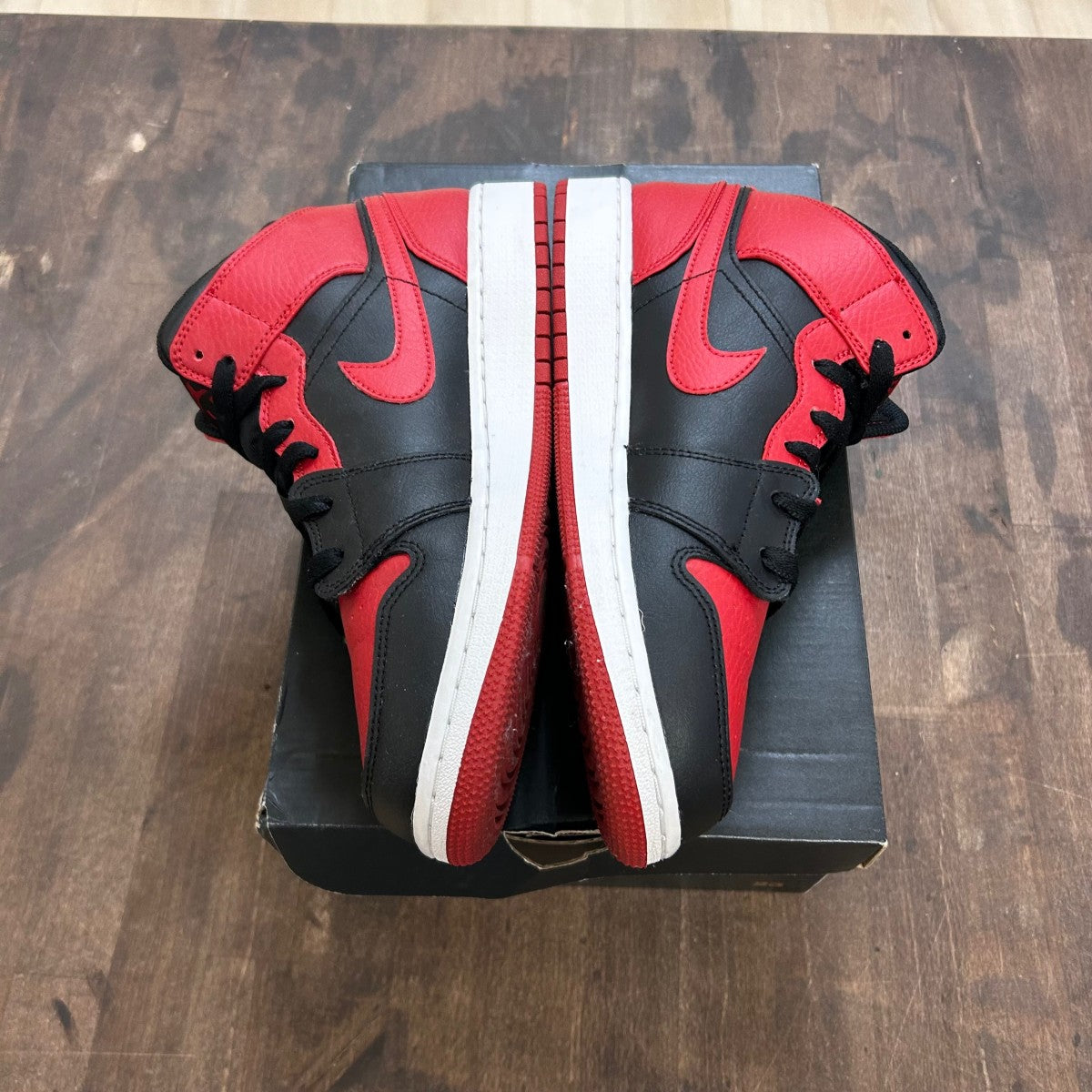 Jordan 1 Mid Banned (2020) (GS) - Image 3