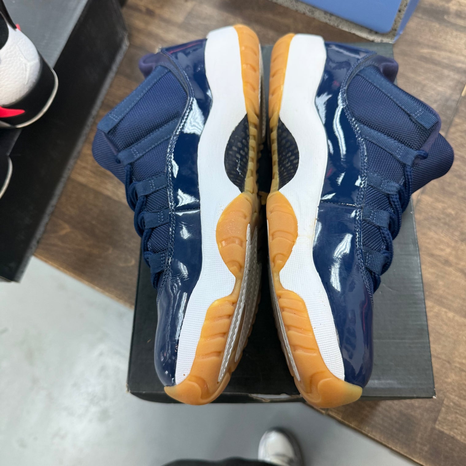 Navy Gum Jordan 11 Low (Used)