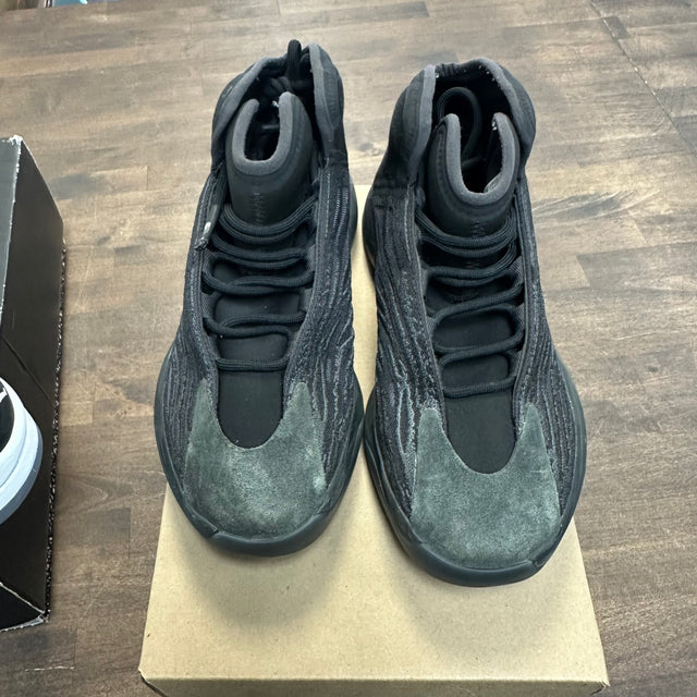 Onyx QNTM Adidas Yeezy (USED, No Box)