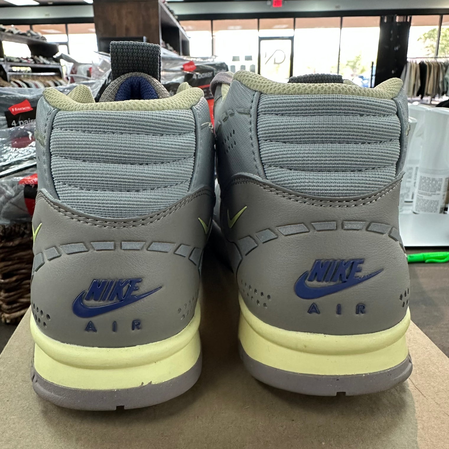 Light Smoke Grey Honeydew Particle Grey Air Trainer Utility SP (USED, No Box)