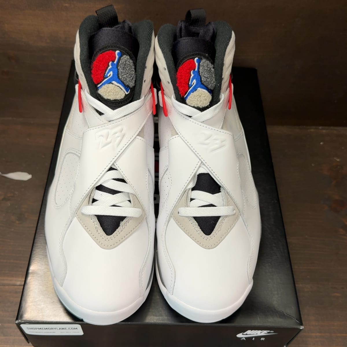 Jordan 8 Retro White True Red (2025) Size 9.5 (Pre-Owned) - tag