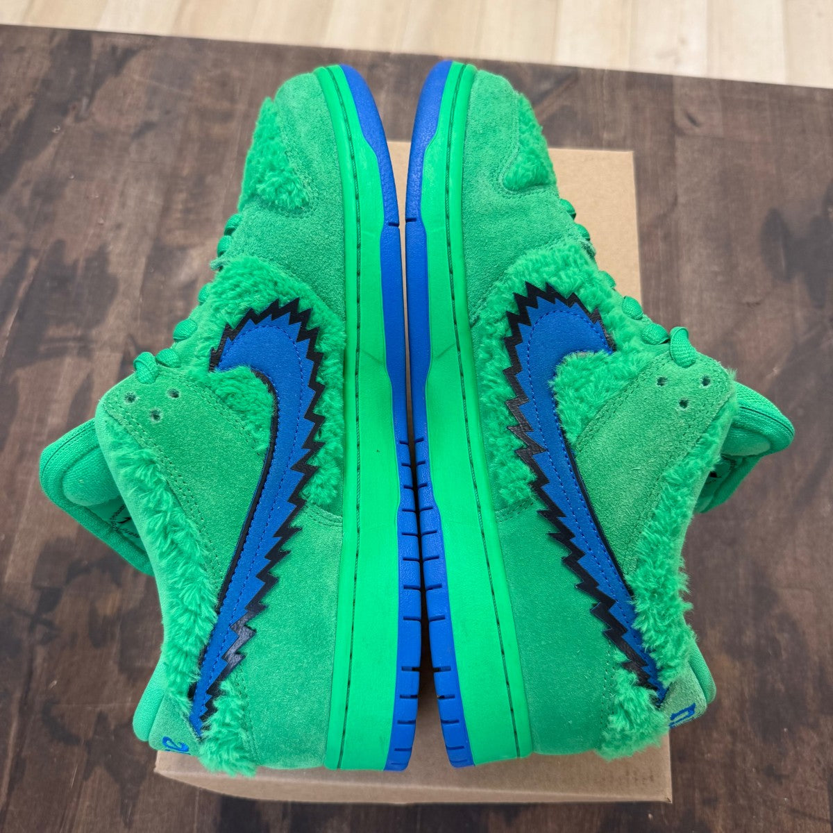 Nike SB Dunk Low Grateful Dead Bears Green Size 12 (Pre-Owned) - Image 4