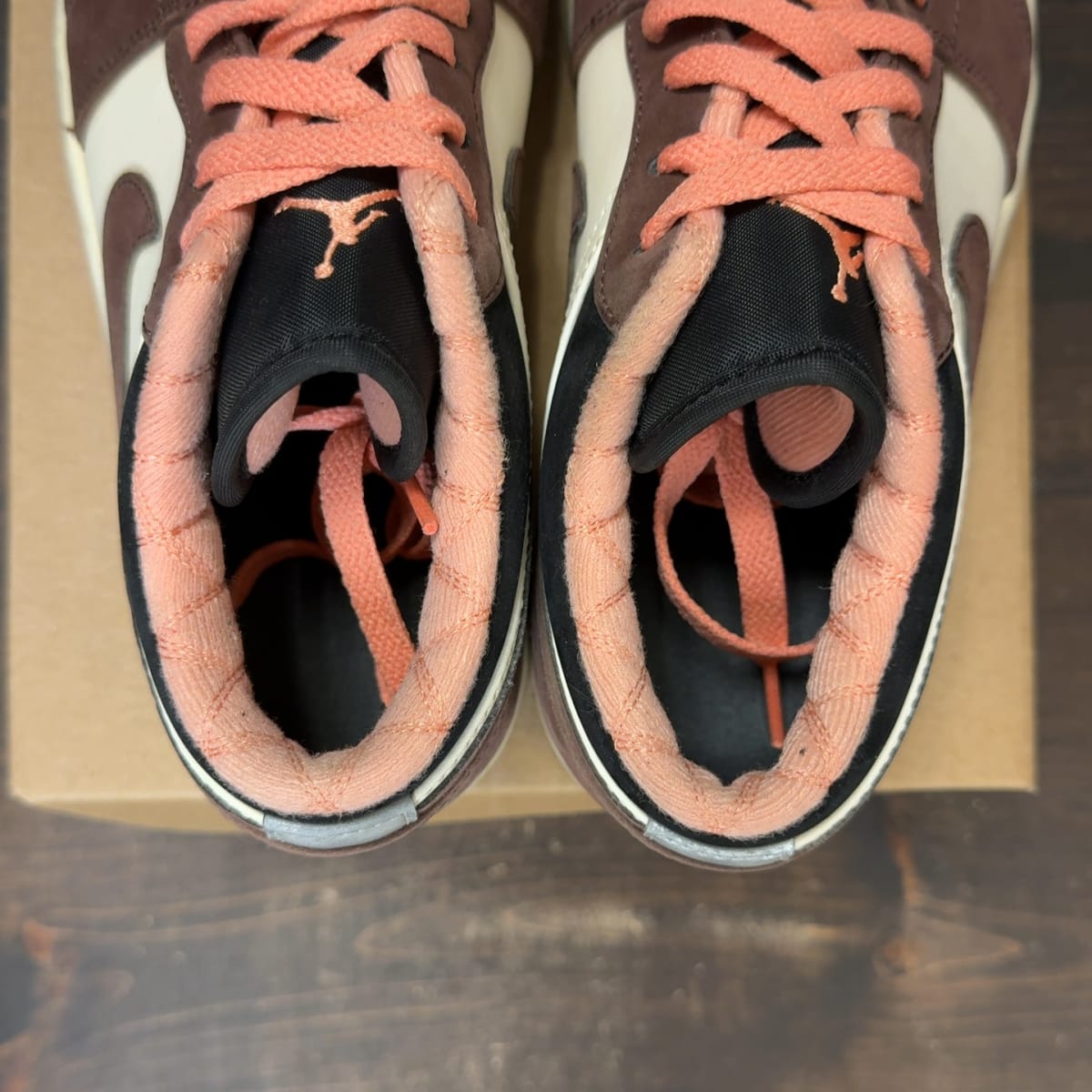 Jordan 1 Low Mocha Size 7.5 (Pre-Owned) - aux