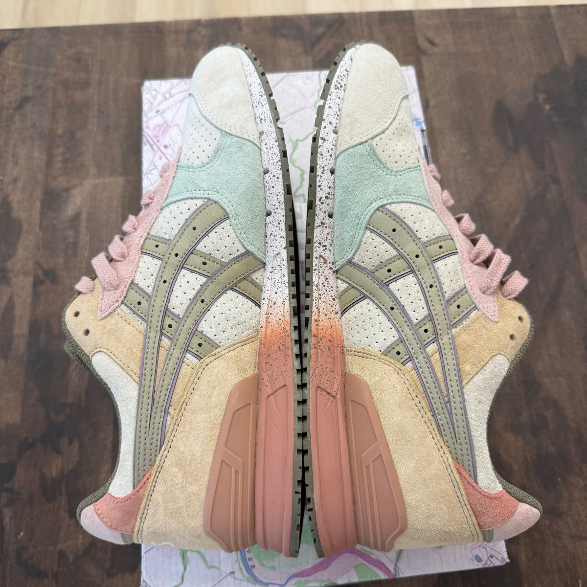 ASICS Gel-Classic Bodega On the Road Size 10 (Pre-Owned) - Image 5