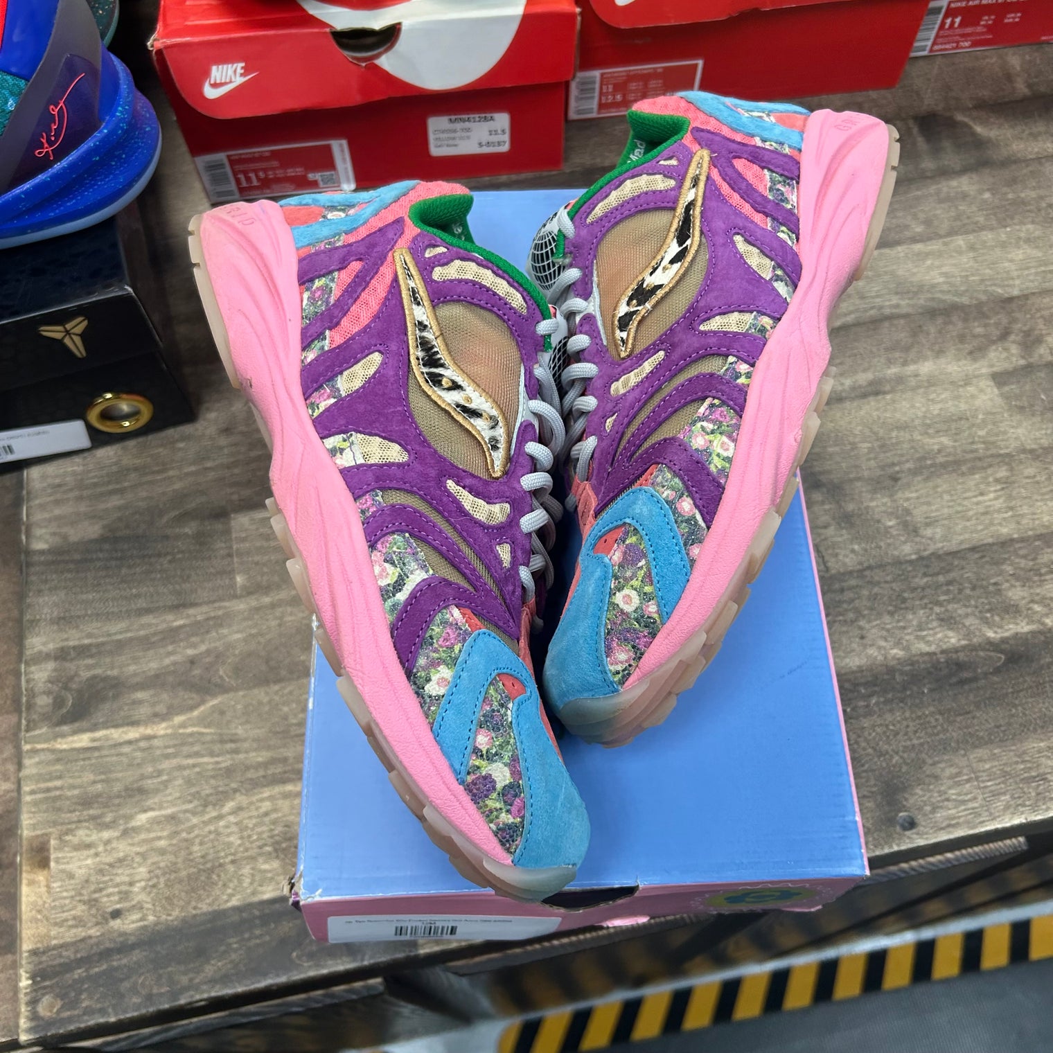 Jae Tips Remember Who Fronted Saucony Grid Azura 2000 (USED)