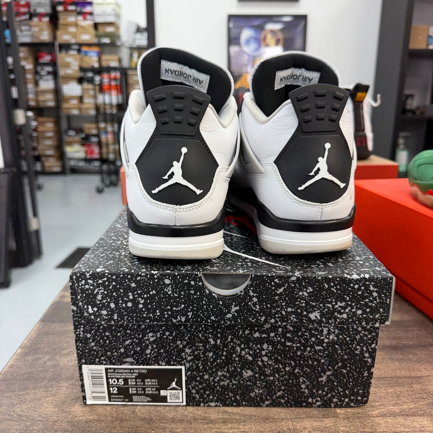 Jordan 4 Retro Military Black (US 10.5) (USED)